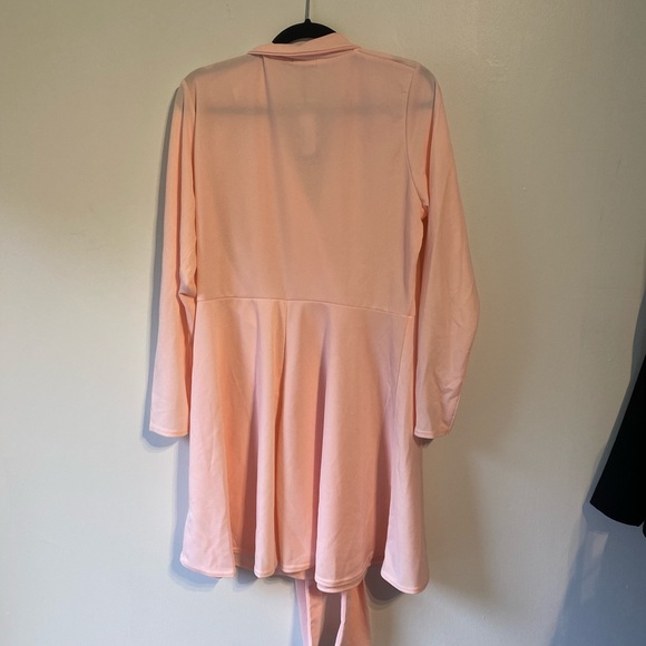 Boohoo faux wrap dress NWT - Picture 2 of 3